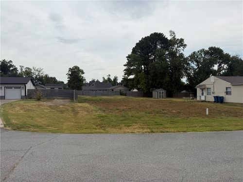 716 Nw 6th St, Bentonville, AR, 72712-4605 | Card Image