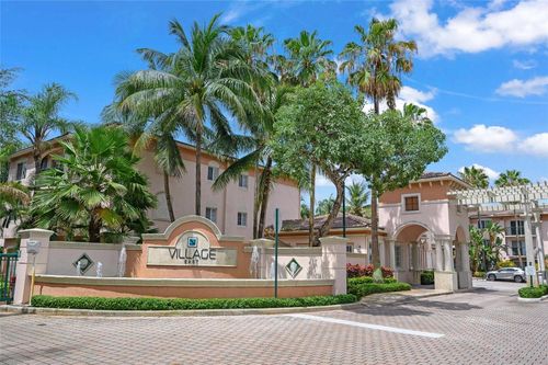 101-2015 Se 10th Ave, Fort Lauderdale, FL, 33316-4504 | Card Image