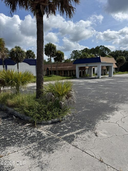 28 E New York Avenue, Deland, FL, 32724 | Card Image