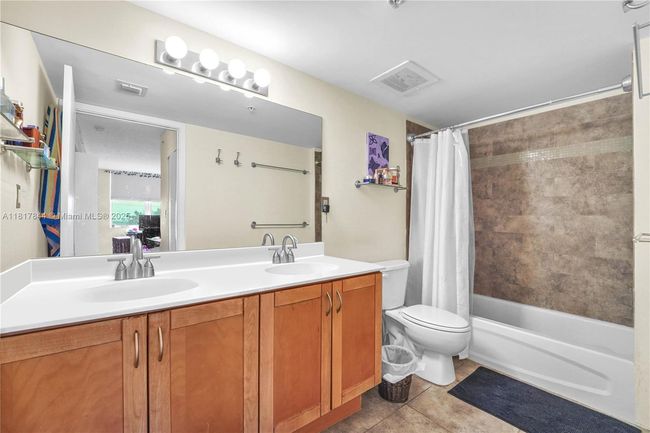 APT-304 - 1555 N Treasure Dr, Condo with 2 bedrooms, 2 bathrooms and null parking in North Bay Village FL | Image 16