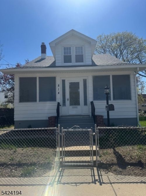 814 Somerset St, GLOUCESTER CITY, NJ, 08030-1817 | Card Image