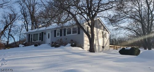 20 Hughes Ln, Belvidere, NJ, 07823-2734 | Card Image