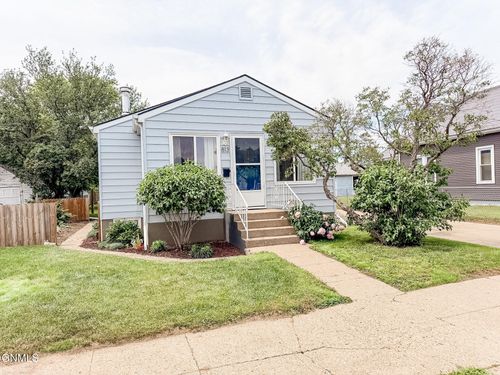 813 8th Avenue W, Williston, ND, 58801 | Card Image