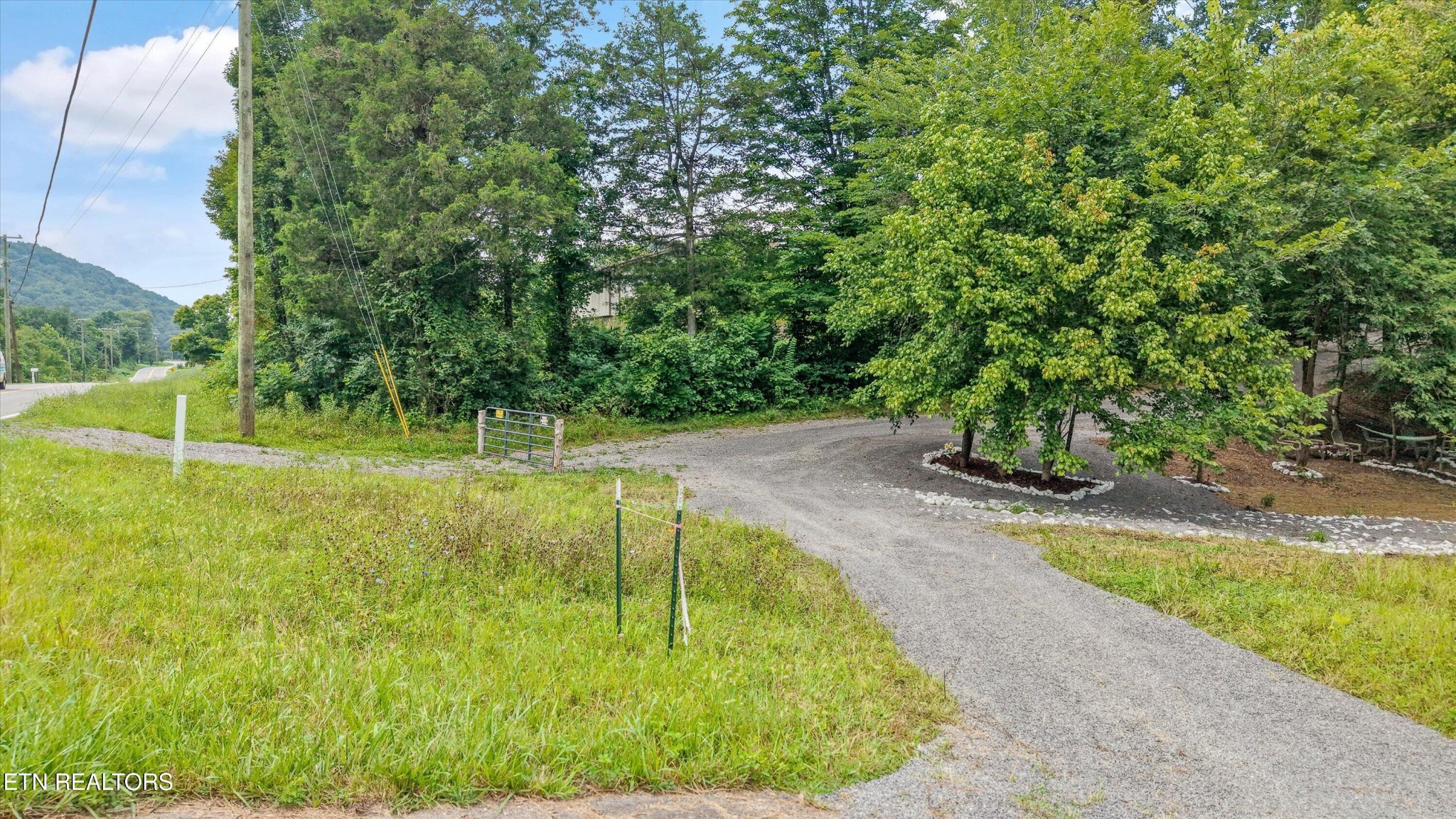Land in Luttrell 5