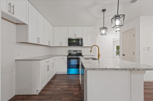 2002 Shawnee St, Denton, TX, 76209-3332 | Card Image