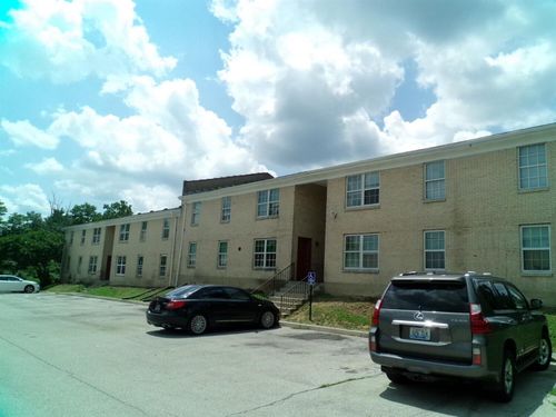 2-140 Landings Dr, Frankfort, KY, 40601-1366 | Card Image