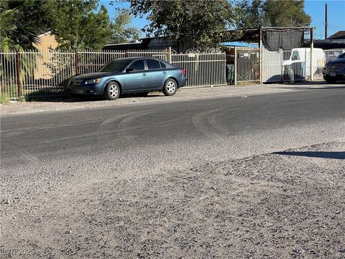 1000 June Ave, Las Vegas, NV, 89104-4606 | Card Image