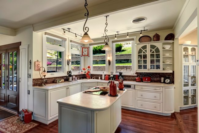 Kitchen in main house | Image 12