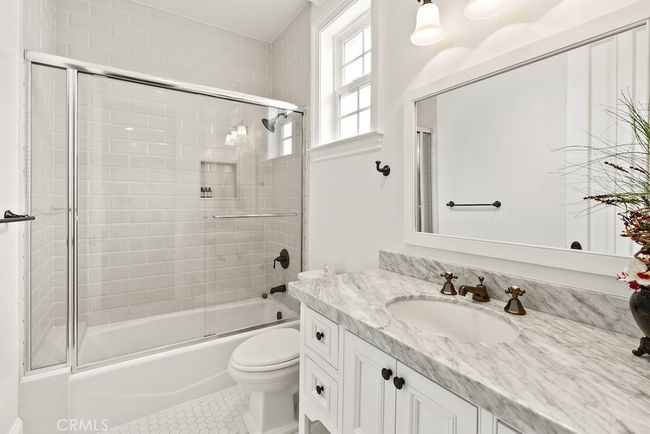 4753 Noble Ave, House other with 6 bedrooms, 6 bathrooms and 2 parking in Sherman Oaks CA | Image 74