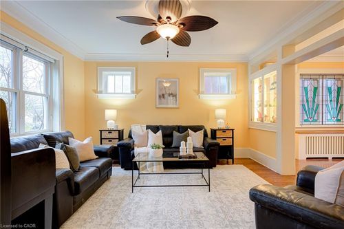 16 Borden Ave N, Kitchener, ON, N2H3J1 | Card Image