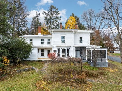 48 Gray St, Amherst, MA, 01002-2104 | Card Image