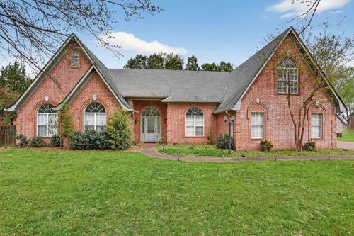 160 Cottonwood Dr, Collierville, TN, 38017-1218 | Card Image