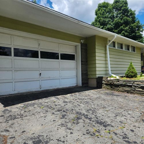 7 Meadow St, Livingston Manor, NY, 12758-5000 | Card Image