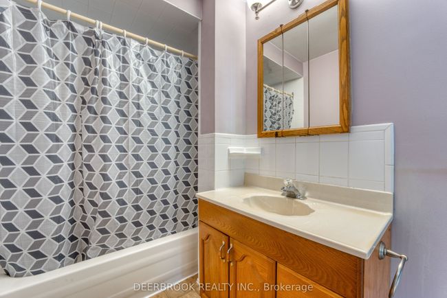 3742 Montcalm St, House other with 3 bedrooms, 1 bathrooms and 4 parking in Windsor ON | Image 10