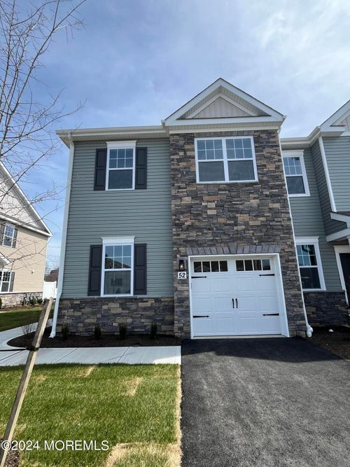 52 Chapel Ln, Neptune, NJ, 07753-7028 | Card Image