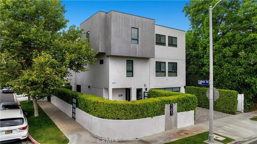 101-14157 Tiara St, Van Nuys, CA, 91401-4048 | Card Image