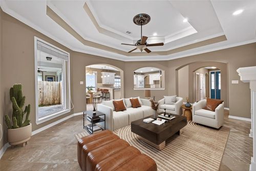 15 Wick Willow Rd, Montgomery, TX, 77356-8215 | Card Image