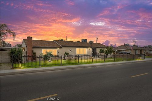 838 20th Ave, Delano, CA, 93215-1019 | Card Image