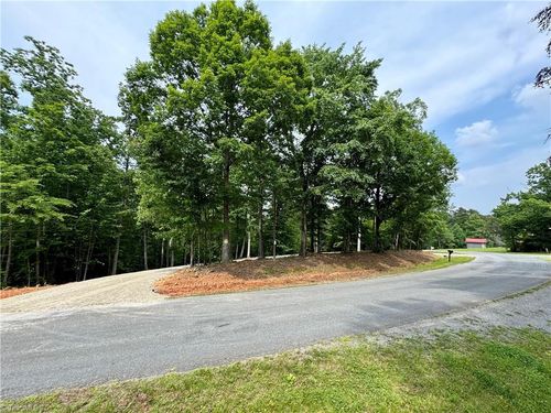 3 Jimmie Bullins Rd, Walnut Cove, NC, 27052 | Card Image