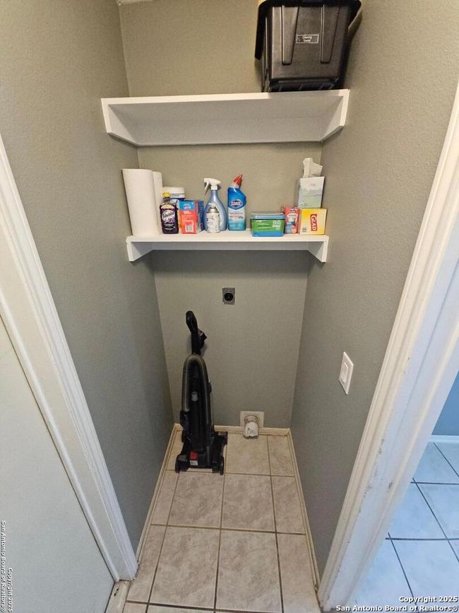 10105 Trappers Rdg, House other with 3 bedrooms, 2 bathrooms and null parking in Converse TX | Image 17