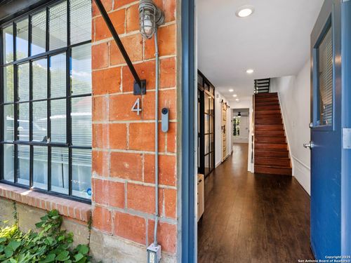 apt-4-212 Madison, San Antonio, TX, 78204-1331 | Card Image