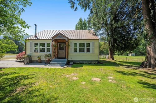 21716 State Route 530 Ne, Arlington, WA, 98223-5351 | Card Image