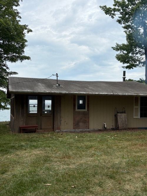 6191 E Lake Rd, Burt, NY, 14028-9705 | Card Image