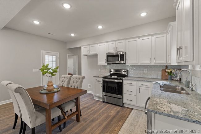 237 Graham St, Home with 3 bedrooms, 2 bathrooms and null parking in Jeffersonville IN | Image 17