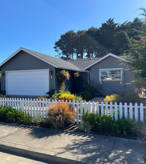 110 Hocker Lane, Fort Bragg, CA, 95437 | Card Image