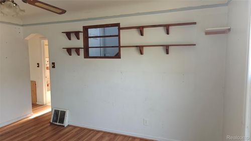 5157 Niagara St, Wayne, MI, 48184-2639 | Card Image