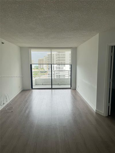 1909 - 3300 Ne 192 St, Condo with 2 bedrooms, 2 bathrooms and null parking in Aventura FL | Image 2