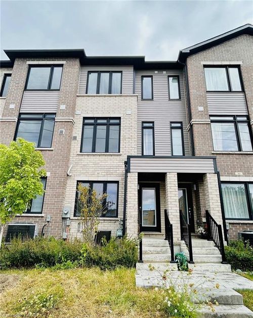 302-585 Colborne St, Brantford, ON, N3S0K4 | Card Image