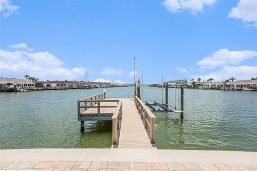 384 Boca Ciega Point Blvd, ST PETERSBURG, FL, 33708-2716 | Card Image