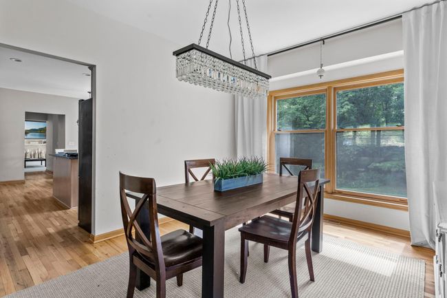 It's the perfect setting for everything from weeknight dinners to holiday celebrations. | Image 6