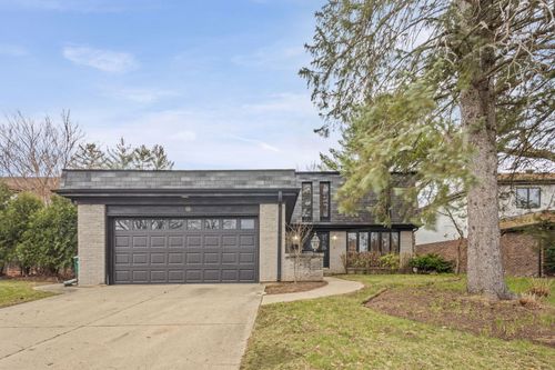 560 Hunter Rd, Wilmette, IL, 60091-2248 | Card Image