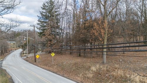 129 Woodham Rd, Sewickley, PA, 15143-8732 | Card Image