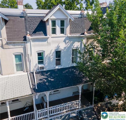 937 Chew St, Allentown, PA, 18102-3951 | Card Image