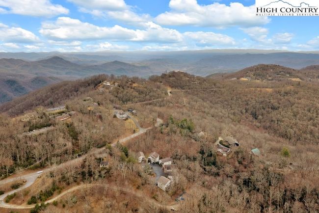 201 - 164 Evergreen Springs Ct, Condo with 2 bedrooms, 3 bathrooms and null parking in Blowing Rock NC | Image 12