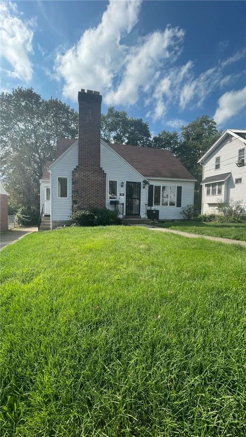 366 White Ave, Sharon, PA, 16146-3058 | Card Image
