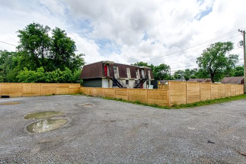 1733 17th Ave N, Nashville, TN, 37208-2048 | Card Image