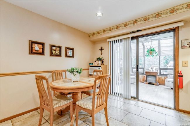 Kitchen towards Solarium | Image 11