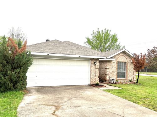 4555 W Lake Highlands Dr, The Colony, TX, 75056-3461 | Card Image
