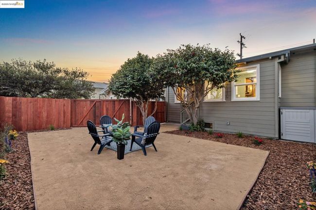 1092 Dwight Way, House other with 2 bedrooms, 2 bathrooms and 1 parking in Berkeley CA | Image 24