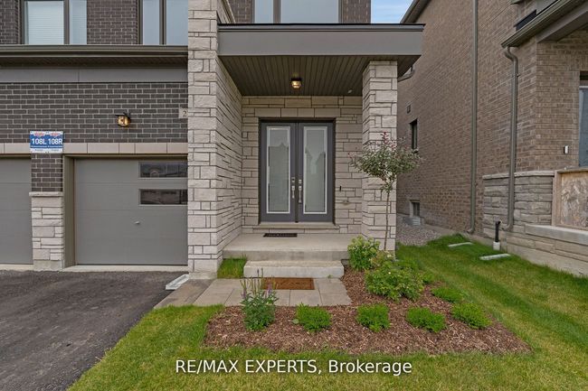 27 Sweet Cicely St, House attached with 4 bedrooms, 3 bathrooms and 1 parking in Springwater ON | Image 4