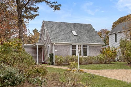 87 Schoolhouse Rd, Edgartown, MA, 02539-7817 | Card Image