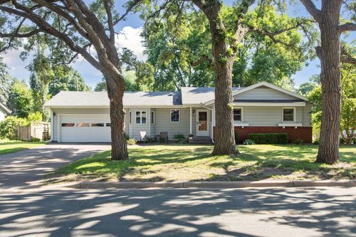 717 Navajo Ln, Mendota Heights, MN, 55120-1666 | Card Image