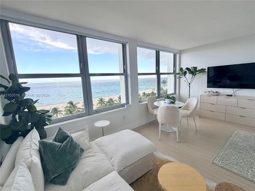 931-2899 Collins Ave, Miami Beach, FL, 33140-4445 | Card Image