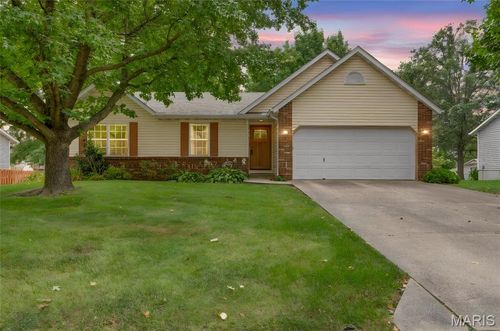 2313 Holiday Ln, Maryville, IL, 62062-5677 | Card Image