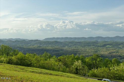 4929 Eagle Pointe Dr, Kingsport, TN, 37664-4678 | Card Image