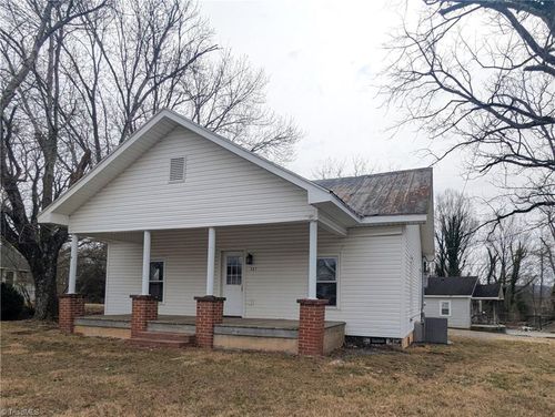 227 Cedarbrook Rd, Jonesville, NC, 28642-2407 | Card Image